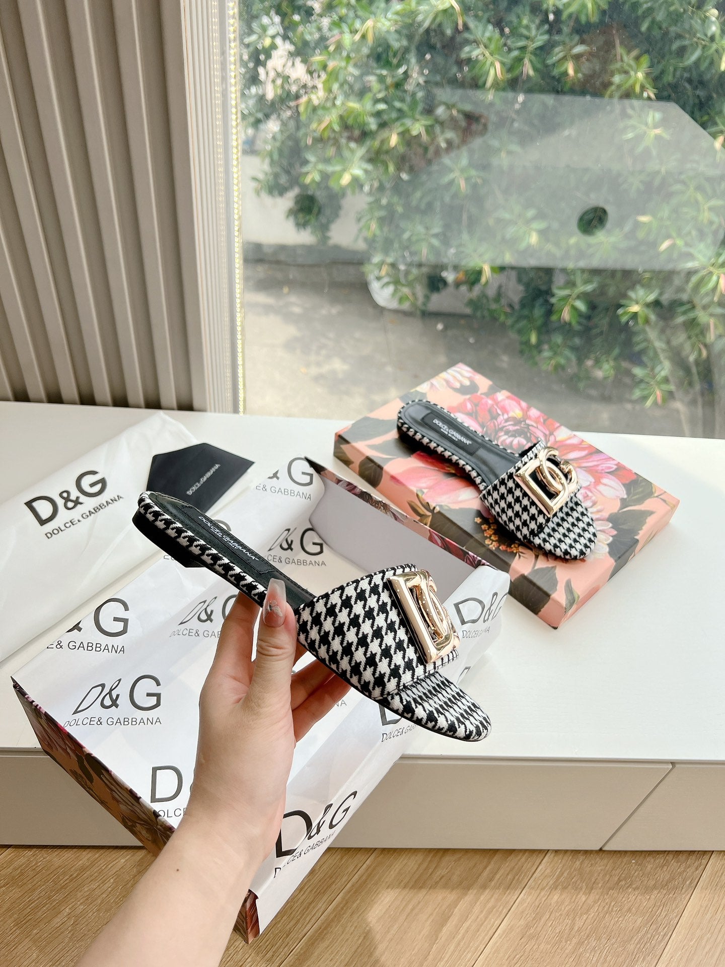 DOLCE&GABBANA DG leather slides