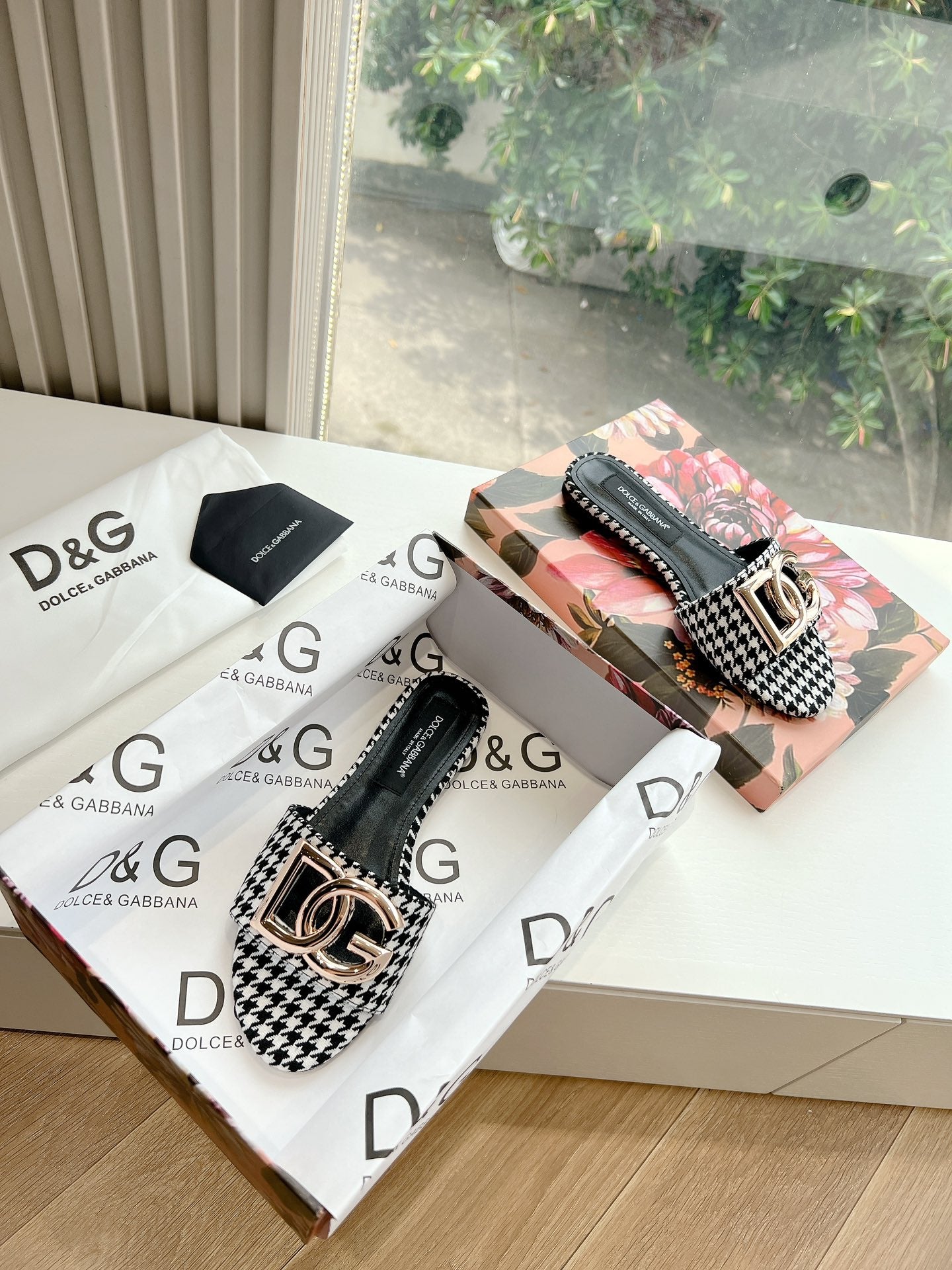 DOLCE&GABBANA DG leather slides