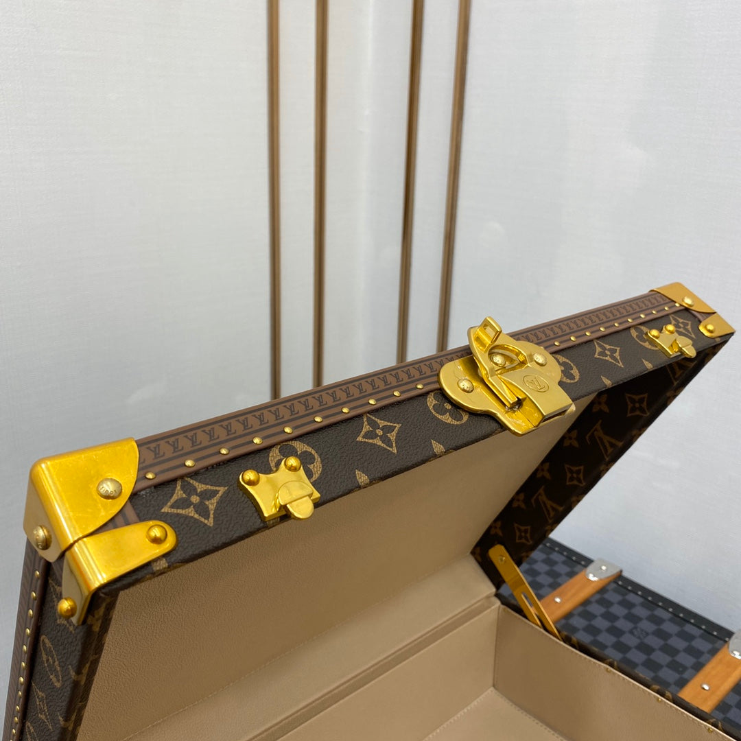 Louis Vuitton Bisten 50 Attache Hard Case Trunk