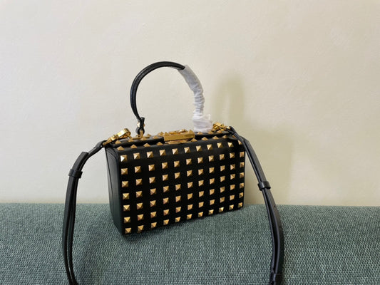 Valentino Garavani Rockstud Alcove Box Bag in Black