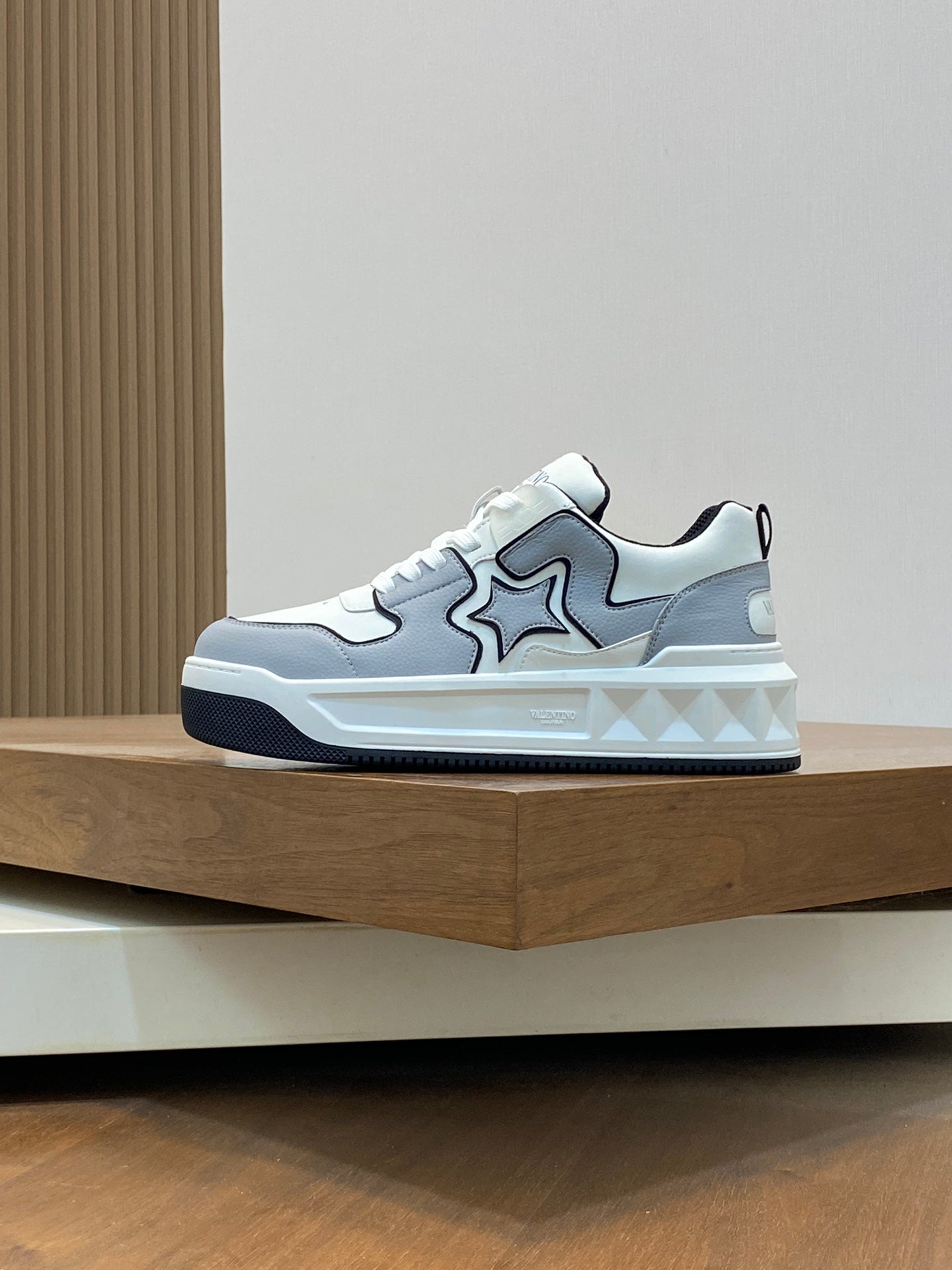 Valentino low top Sneakers