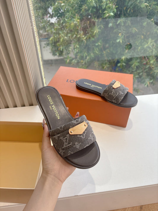 Louis Vuitton Lily flat mule