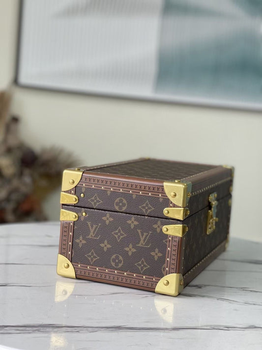 Louis Vuitton Jewelry Case Trunk