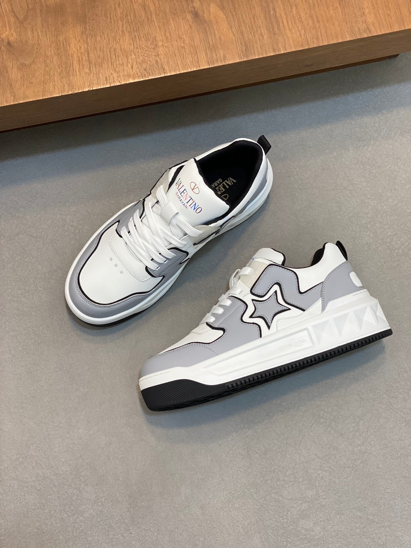 Valentino low top Sneakers