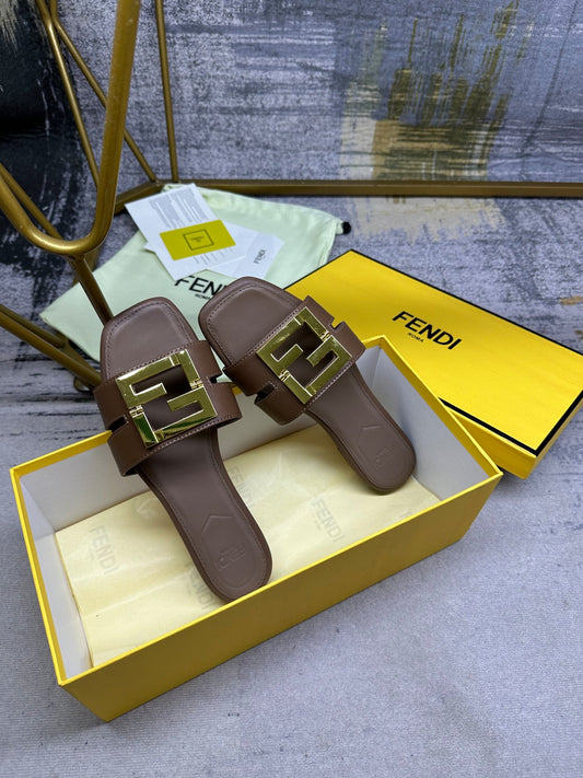 Fendi Women's Presbyopia Slippers