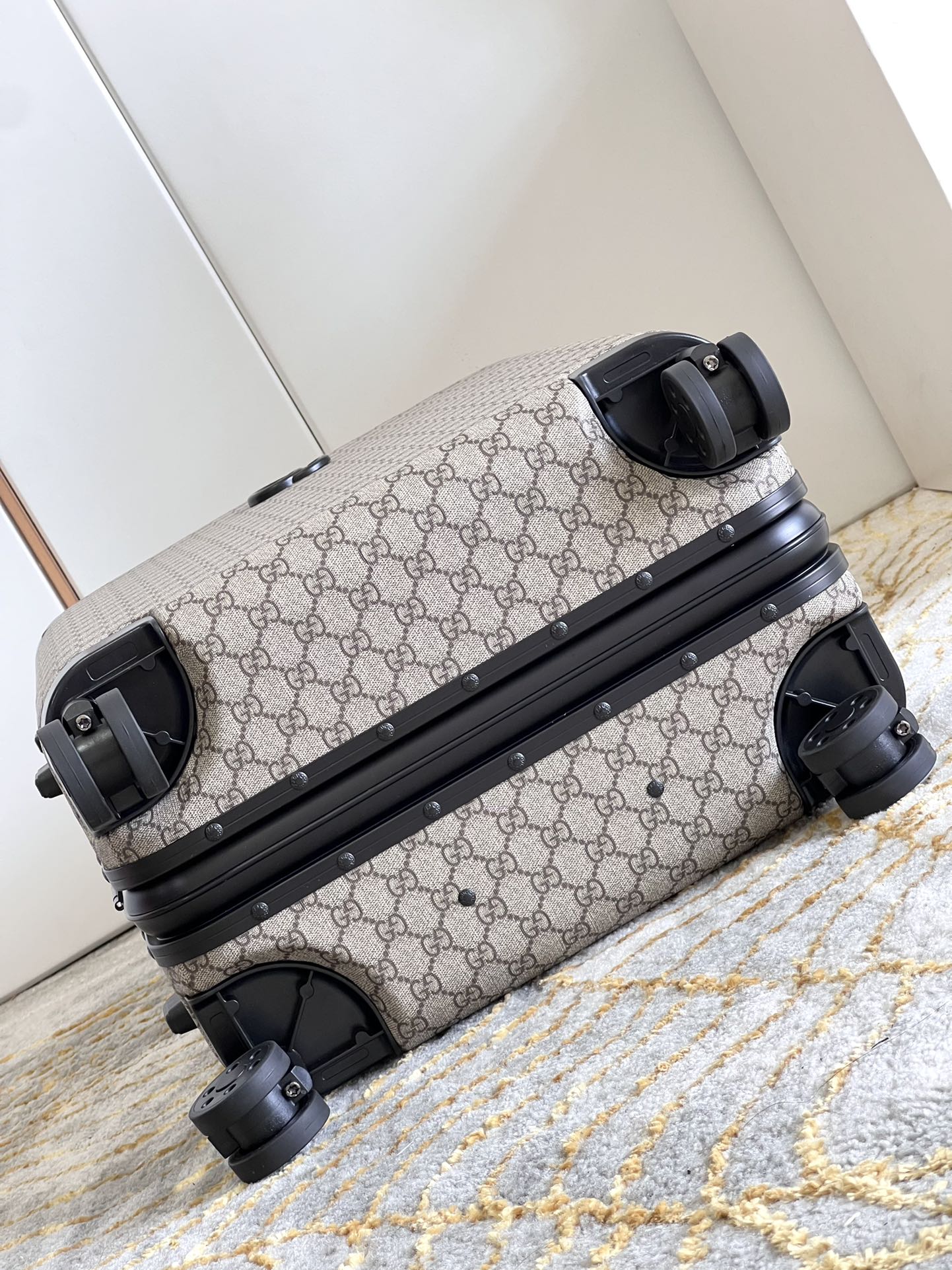 Gucci Porter cabin plus trolley