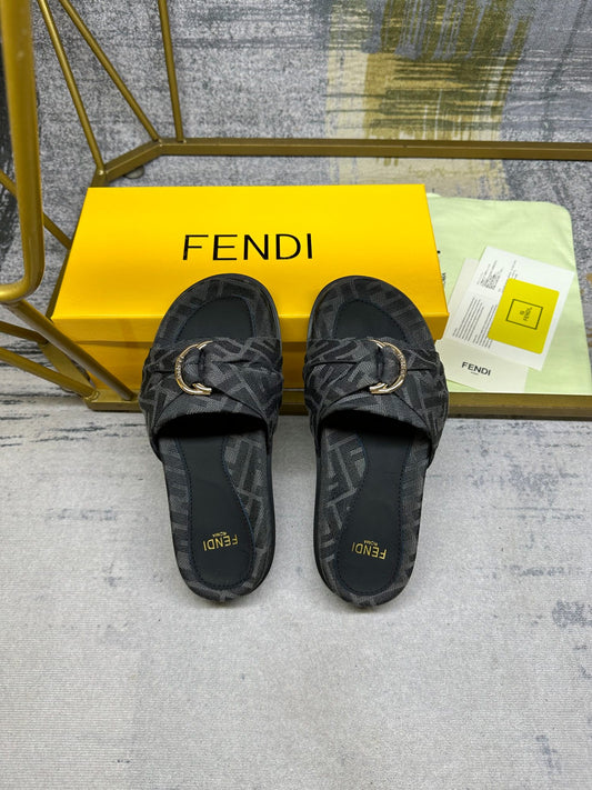 Fendi Women's Presbyopia Slippers
