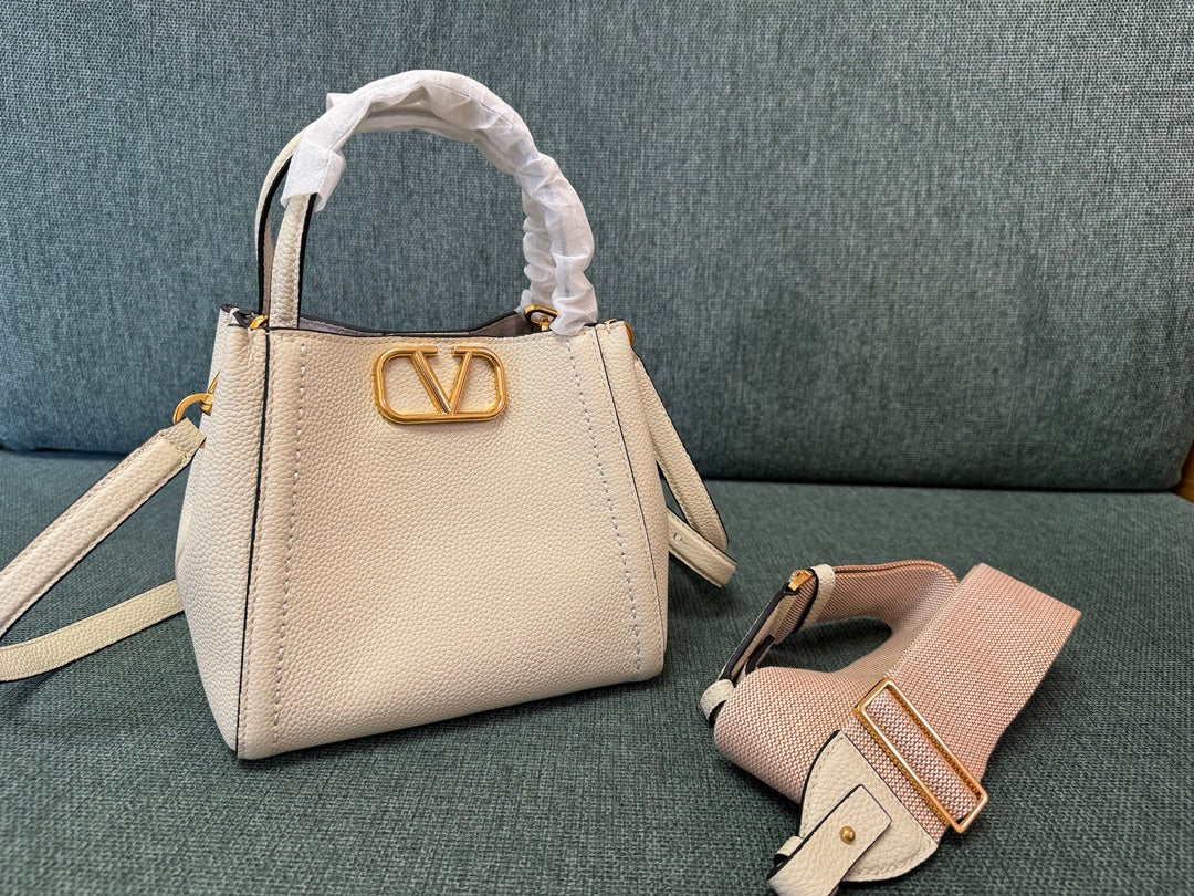 Valentino VLT 26x27x17 CM bag