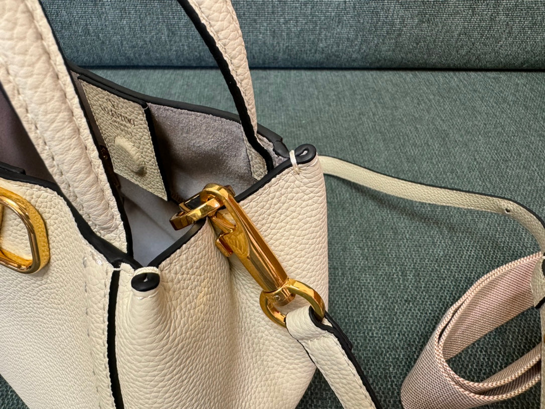 Valentino VLT 26x27x17 CM bag