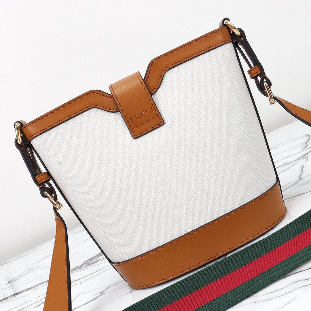 Gucci Mini Bucket Shoulder Bag