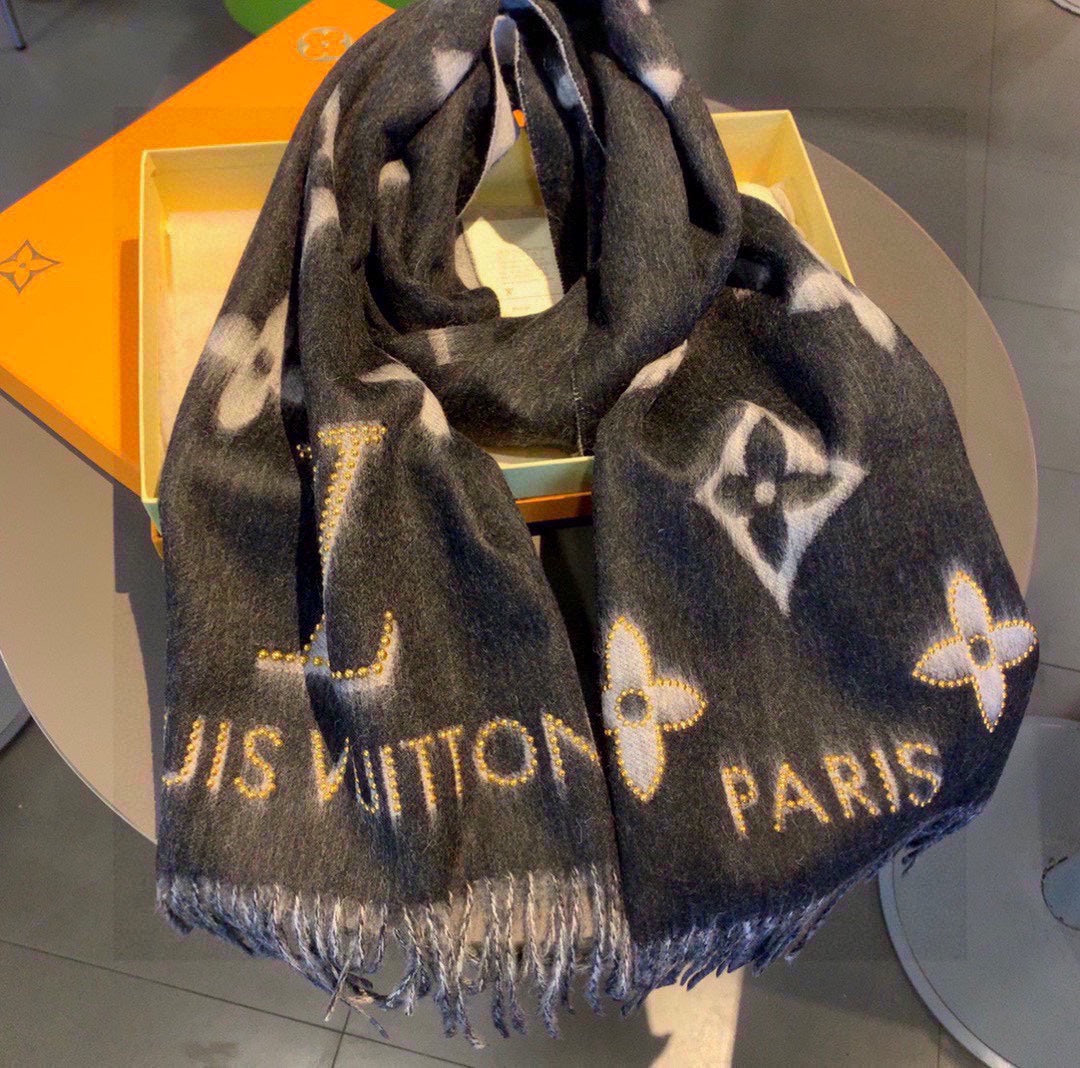 Louis Vuitton scarf