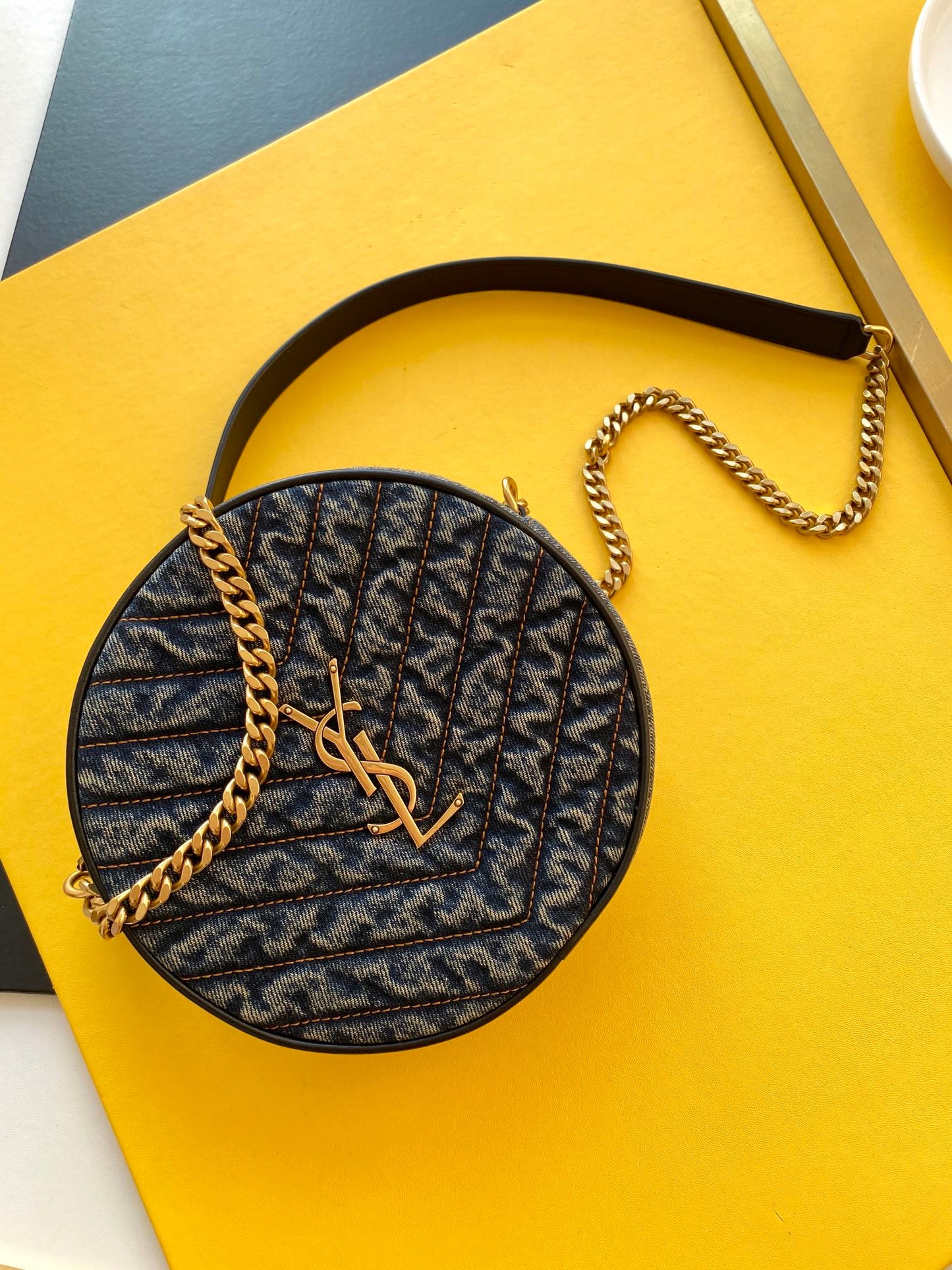Saint Laurent Vinyle leopard-print Round Camera Bag - Black