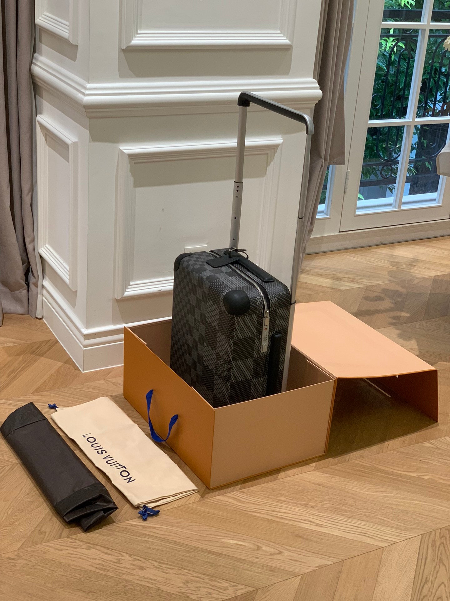 Louis Vuitton Horizon 55